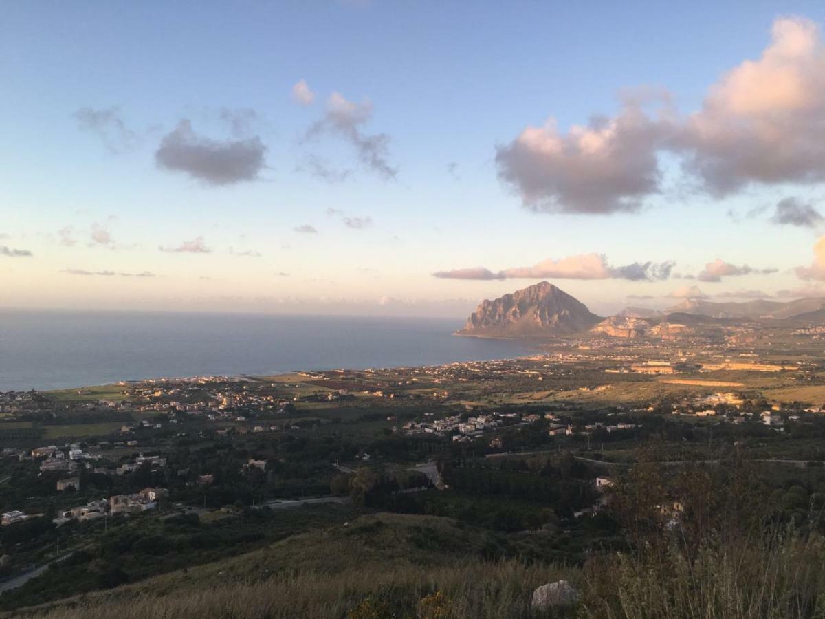 La Casa Di Paoletta A Due Passi Dal Mare Apartment Trapani Bagian luar foto